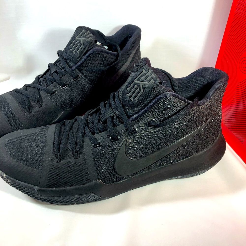 Kyrie 3s Black/Metallic Silver-Black.(Worn once) with premium box Size 11.5